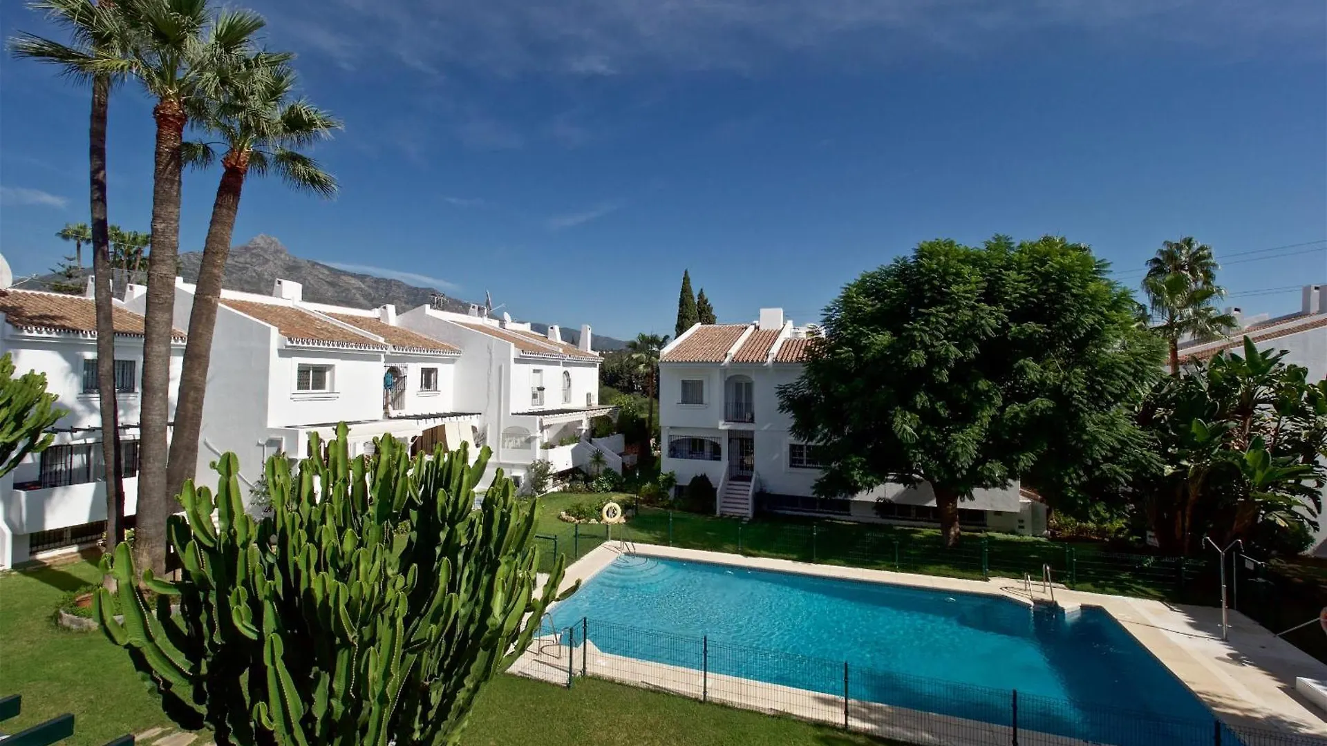 马尔韦利亚Townhouse Nueva Andalucia别墅 度假居